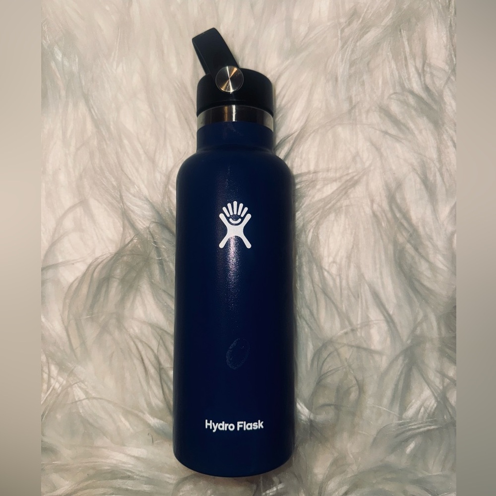 Hydroflask 18oz Cobalt blue